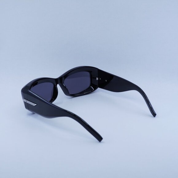 ?️ New Givenchy GV40044U 01A Sunglasses - Black Frame, Smoke Lenses main image 6